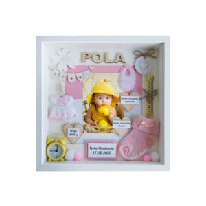 prezent na chrzest święty dziewczynki od matki chrzestnej ze zdjęciem pola